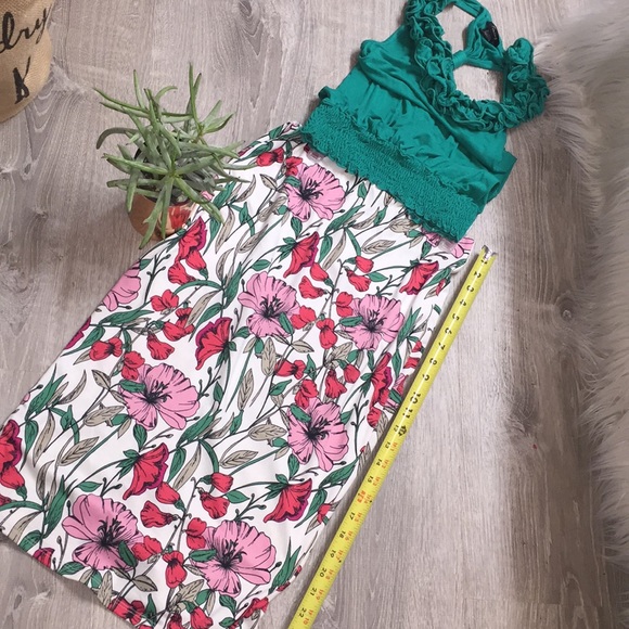 Hype Dresses & Skirts - Floral jersey Pencil skirt hugs any body